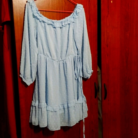 DRESS - Picture 1 of 4